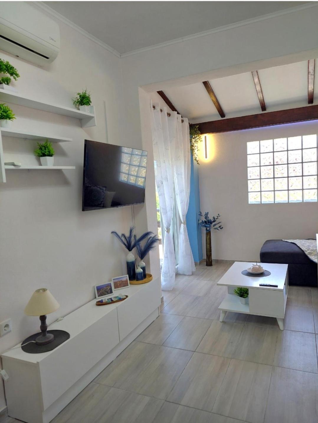 Thanos Guesthouse Corfu Agioi Deka  エクステリア 写真