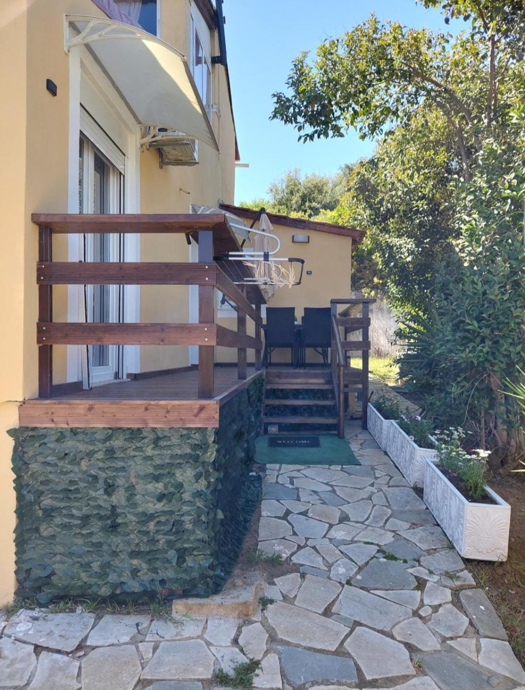 Thanos Guesthouse Corfu Agioi Deka  エクステリア 写真