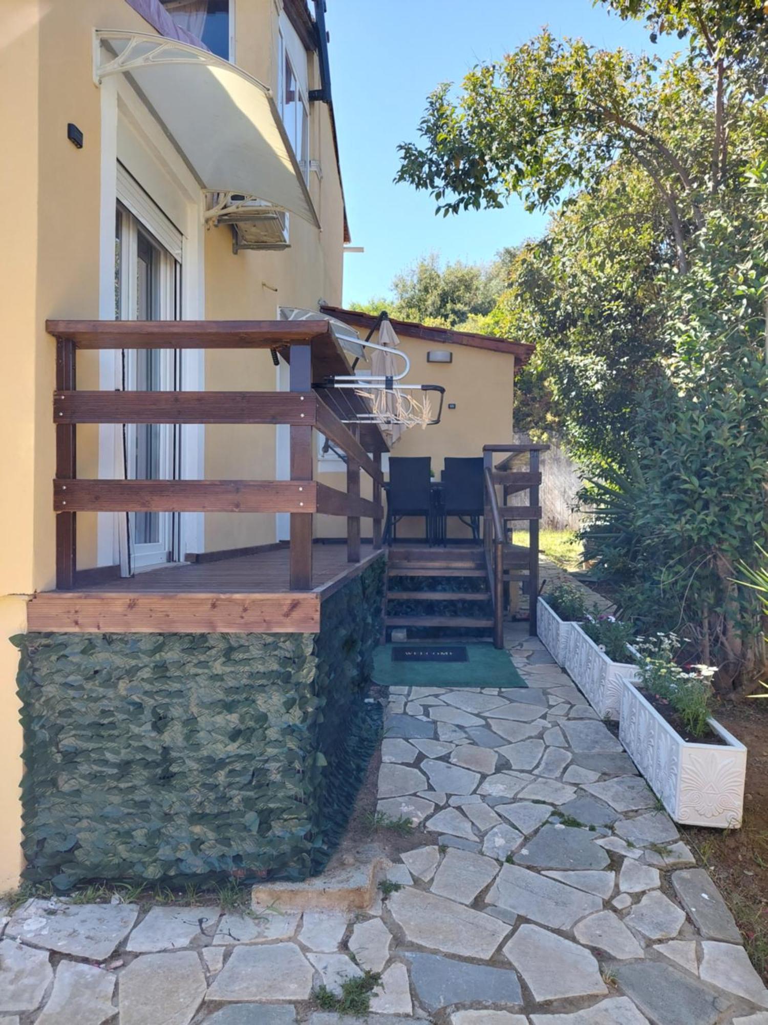 Thanos Guesthouse Corfu Agioi Deka  エクステリア 写真